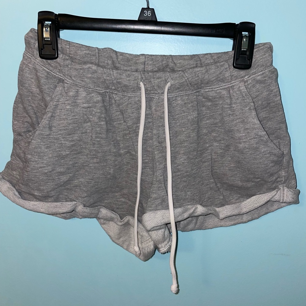 💙 Divided- Gray Comfortable Shorts Size Small